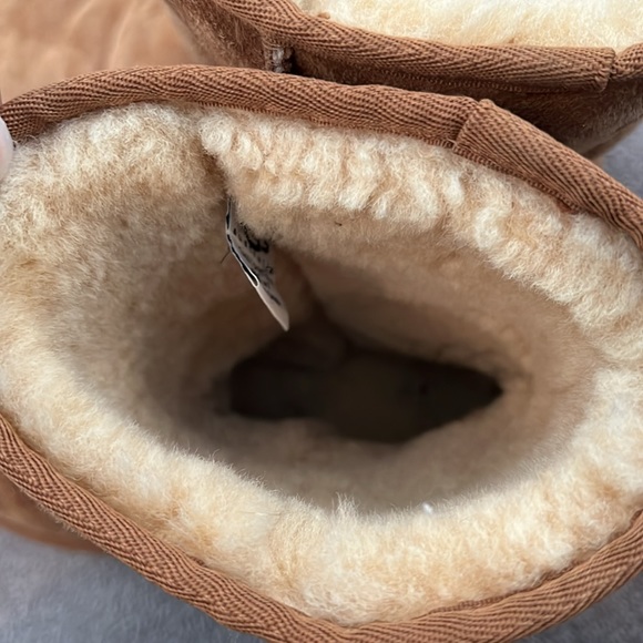 2005 UGG Classic short - Picture 9 of 11